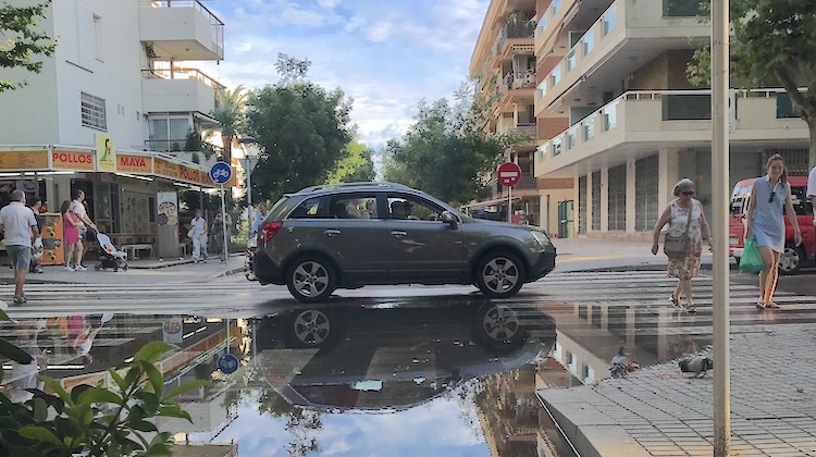 charco lluvia salou
